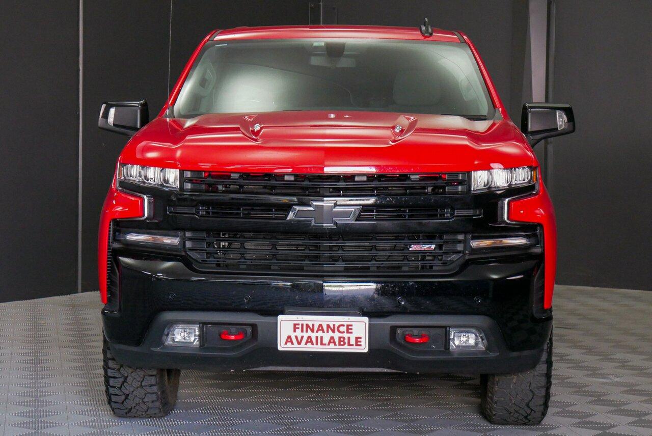 Chevrolet Silverado image 2