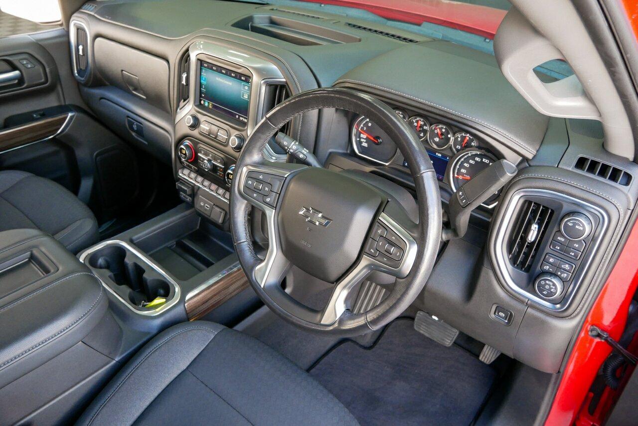 Chevrolet Silverado image 4
