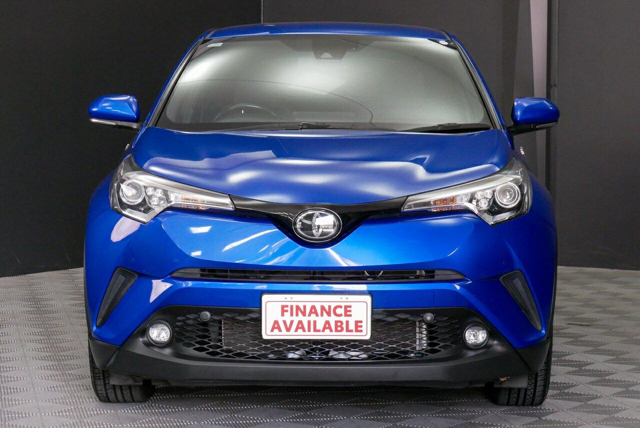 Toyota C-hr image 2