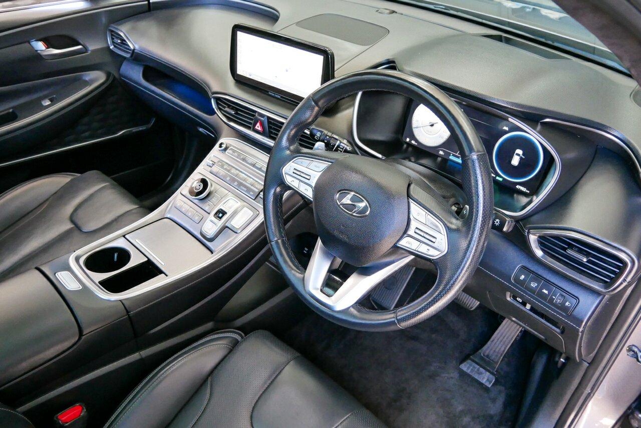 Hyundai Santa Fe image 4