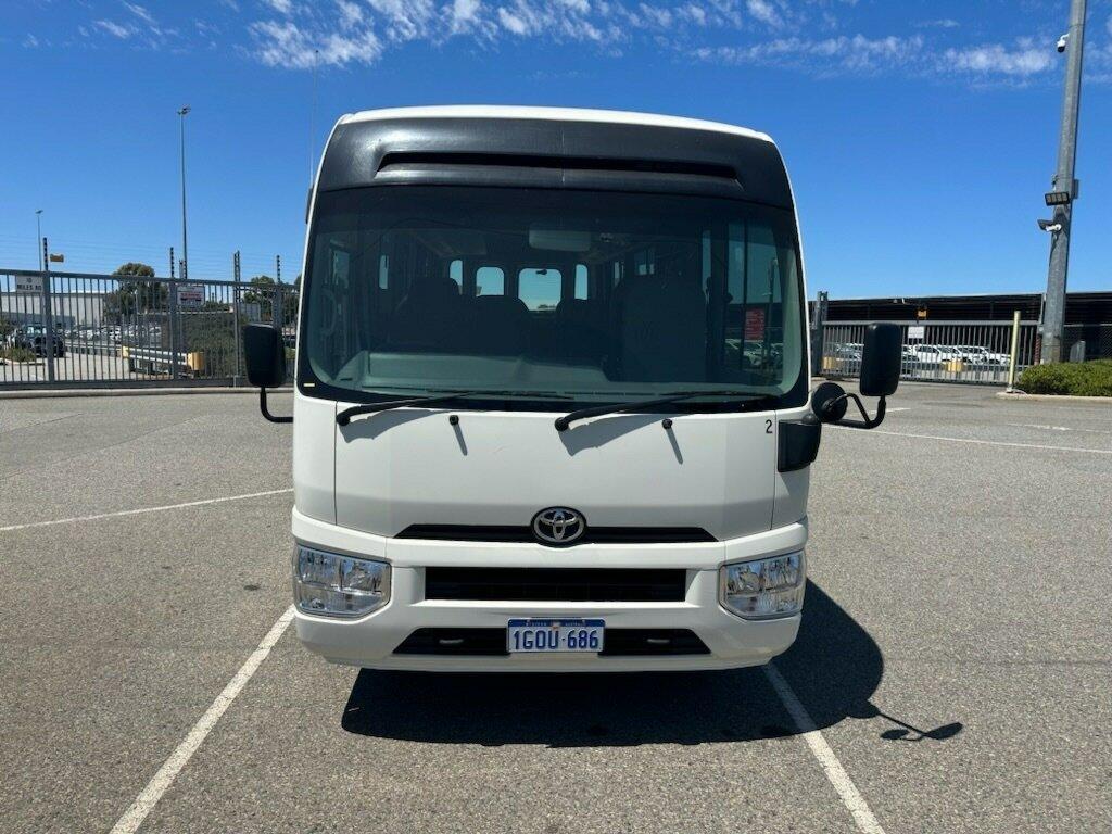 Toyota Coaster image 2