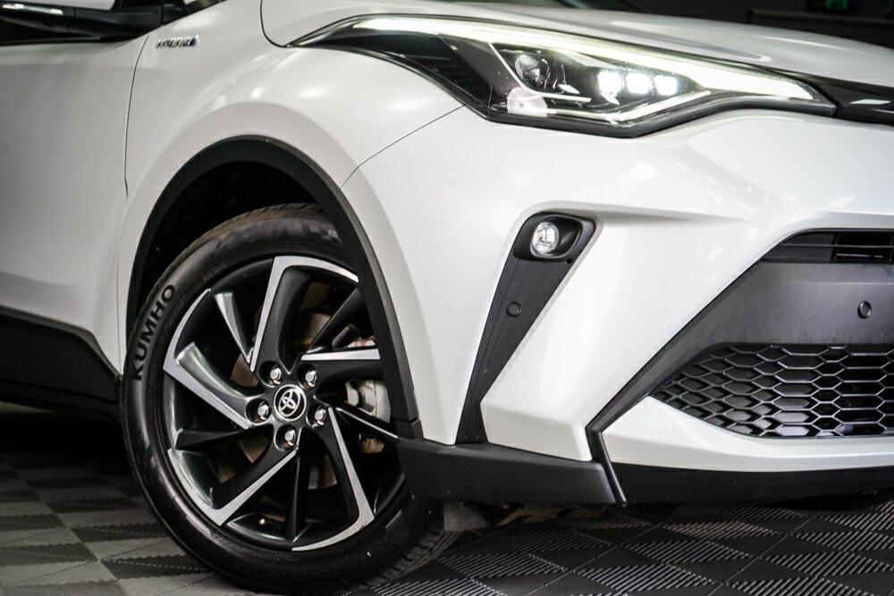 Toyota C-hr image 2