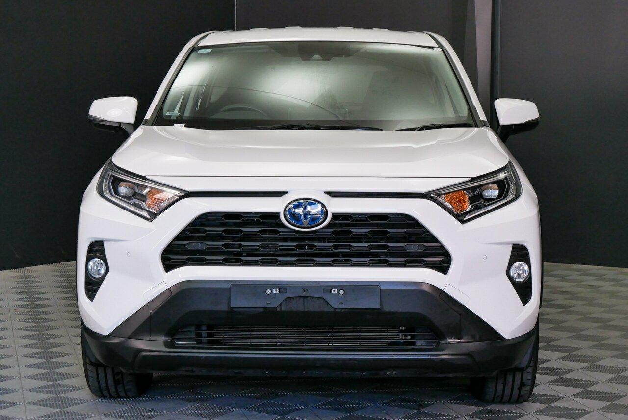 Toyota Rav4 image 2
