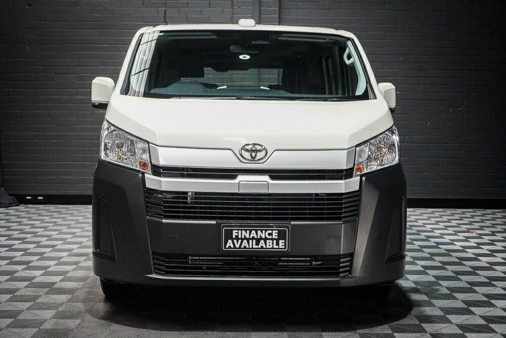 Toyota Hiace image 3