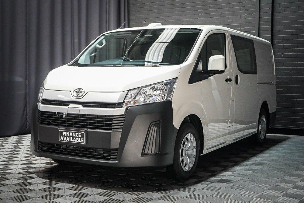 Toyota Hiace image 4