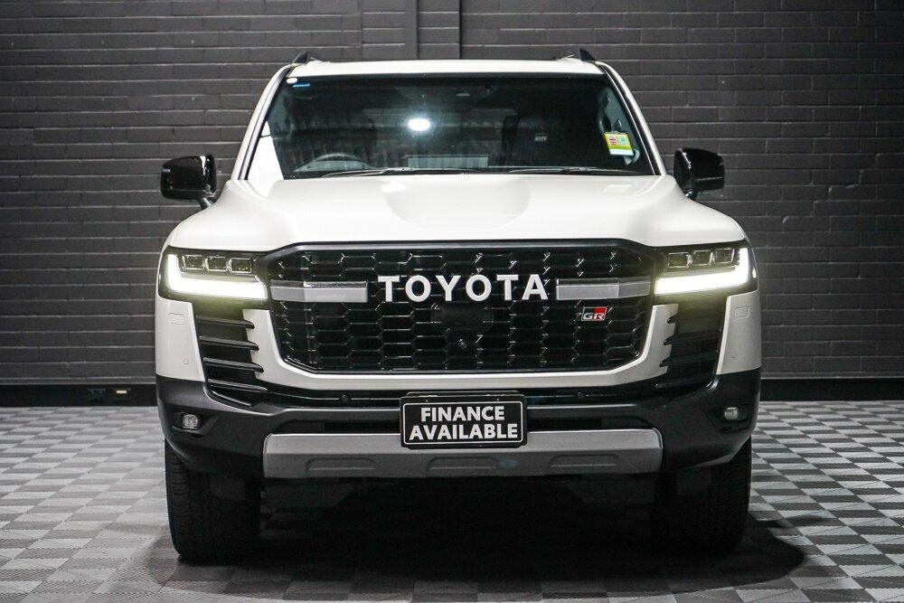 Toyota Landcruiser image 3