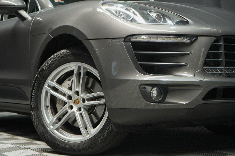Porsche Macan image 2