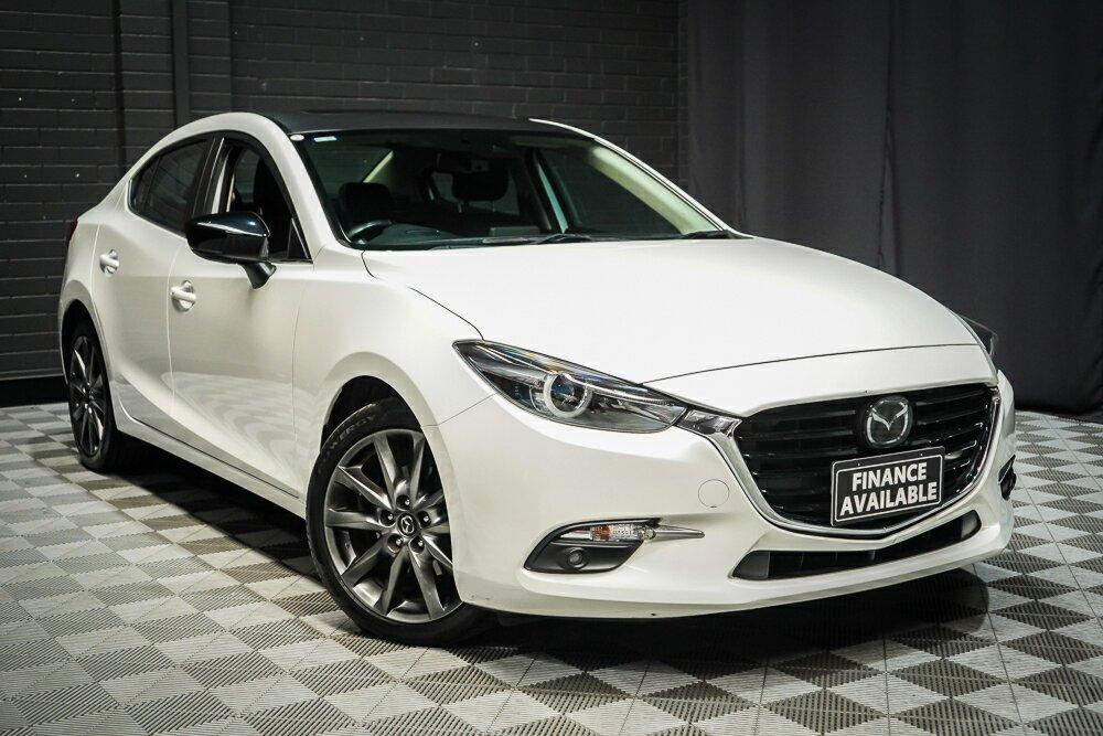 Mazda 3 image 1