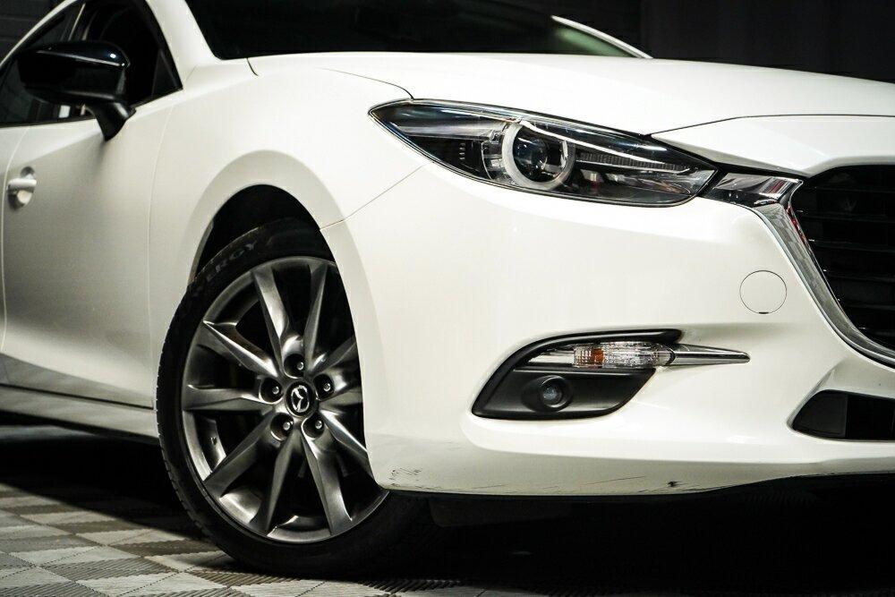 Mazda 3 image 2