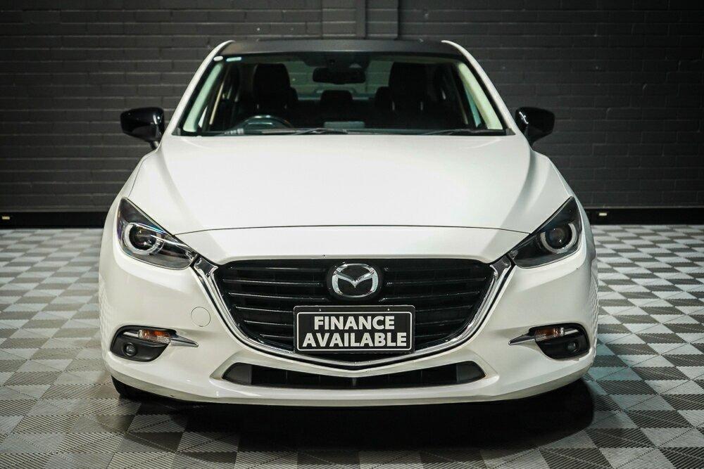 Mazda 3 image 3