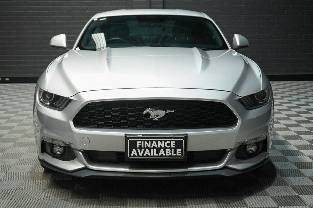 Ford Mustang image 3