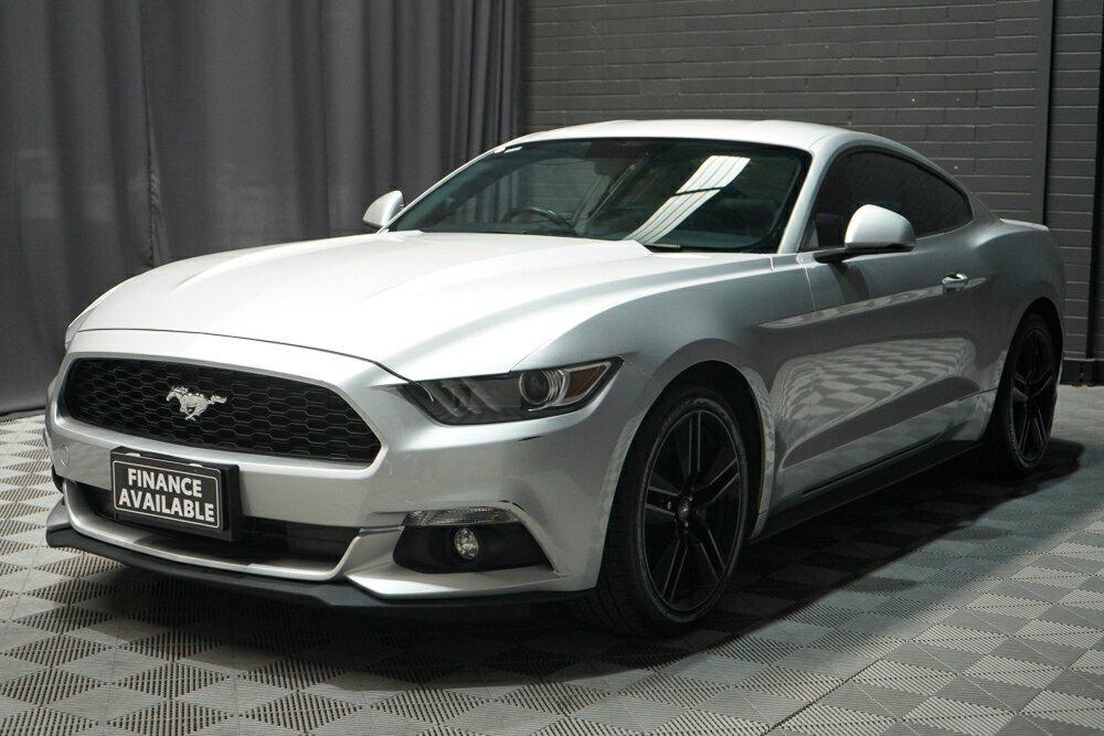 Ford Mustang image 4