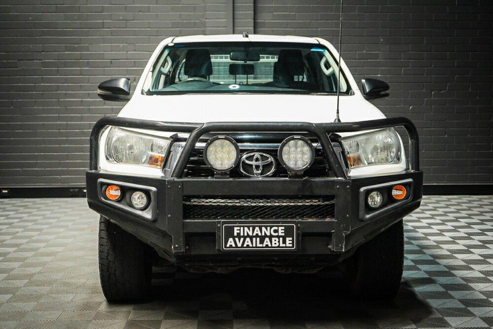 Toyota Hilux image 3