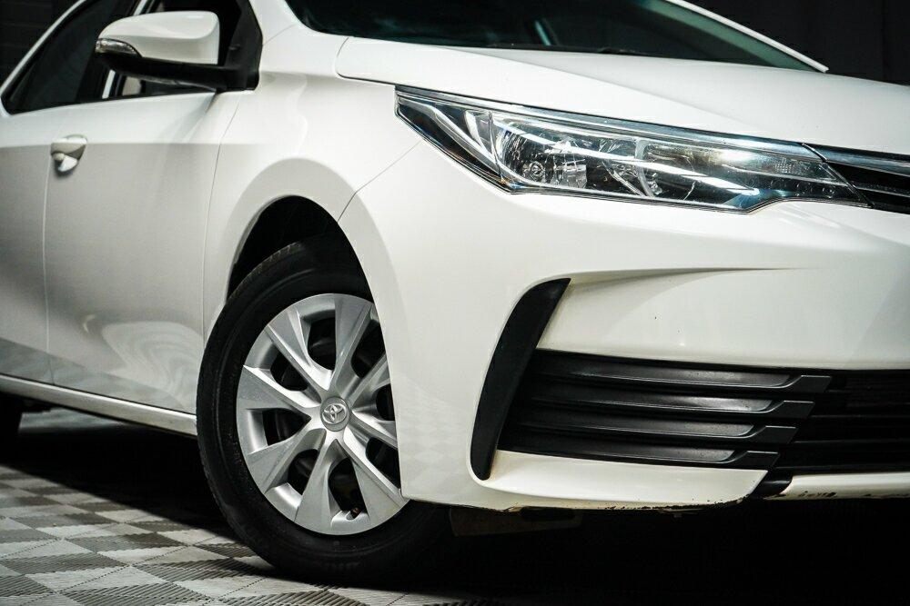 Toyota Corolla image 2