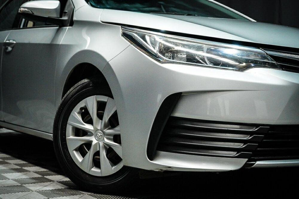 Toyota Corolla image 2