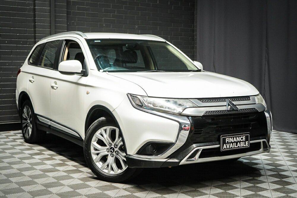 Mitsubishi Outlander image 1