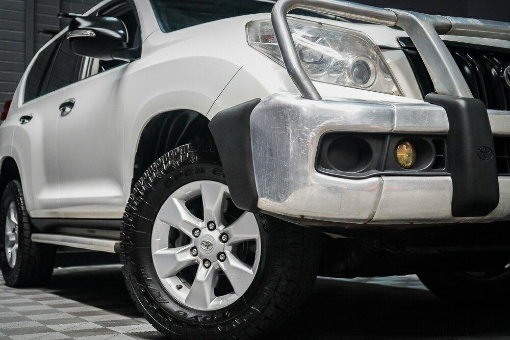 Toyota Landcruiser Prado image 2