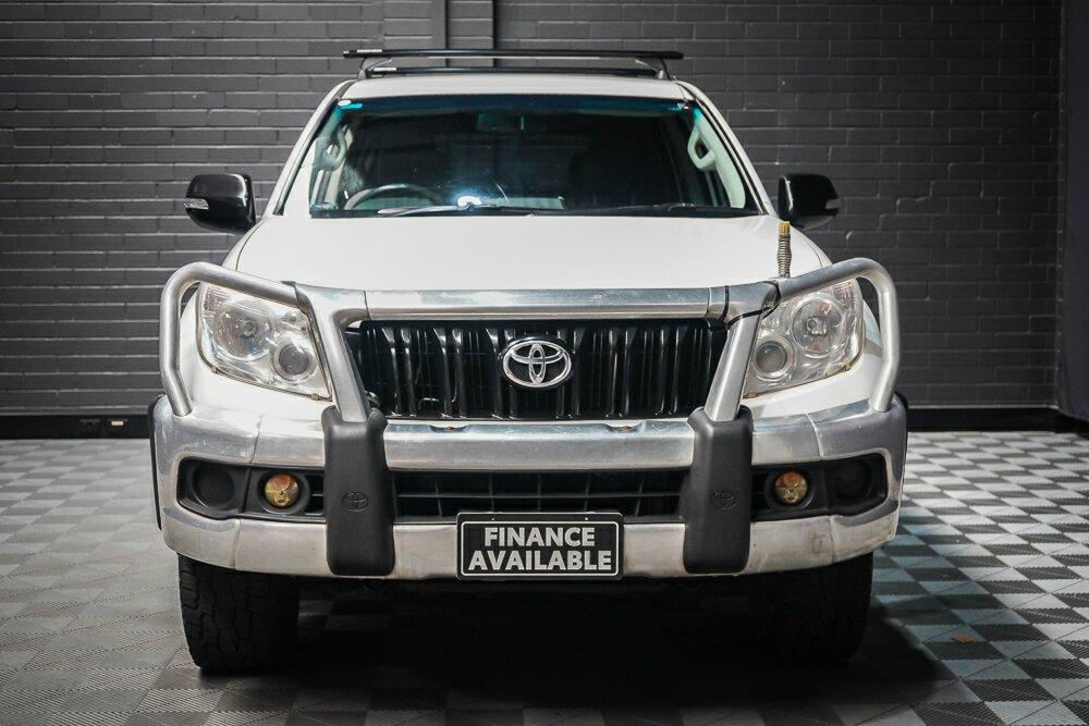Toyota Landcruiser Prado image 3