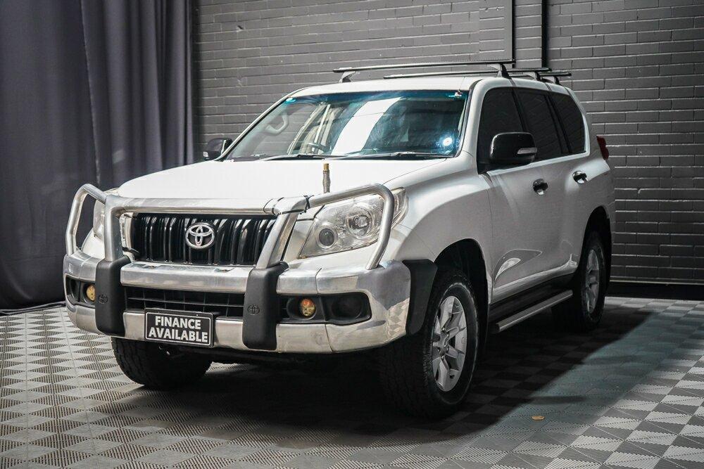 Toyota Landcruiser Prado image 4
