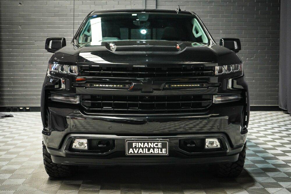 Chevrolet Silverado image 3