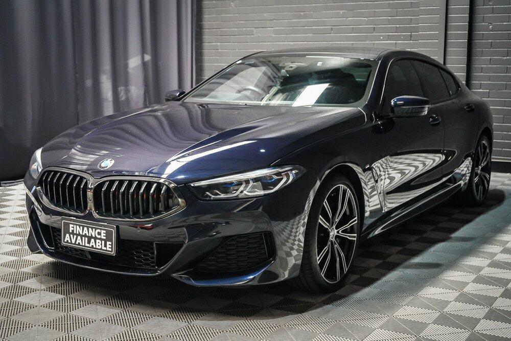 BMW 8 Series image 4