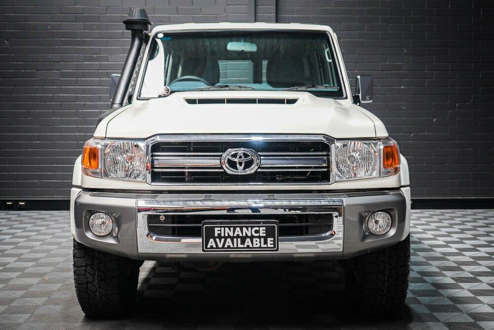 Toyota Landcruiser image 3