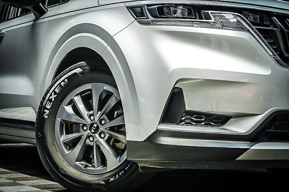 Kia Carnival image 2