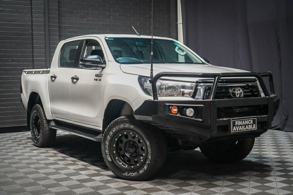 Toyota Hilux image 1