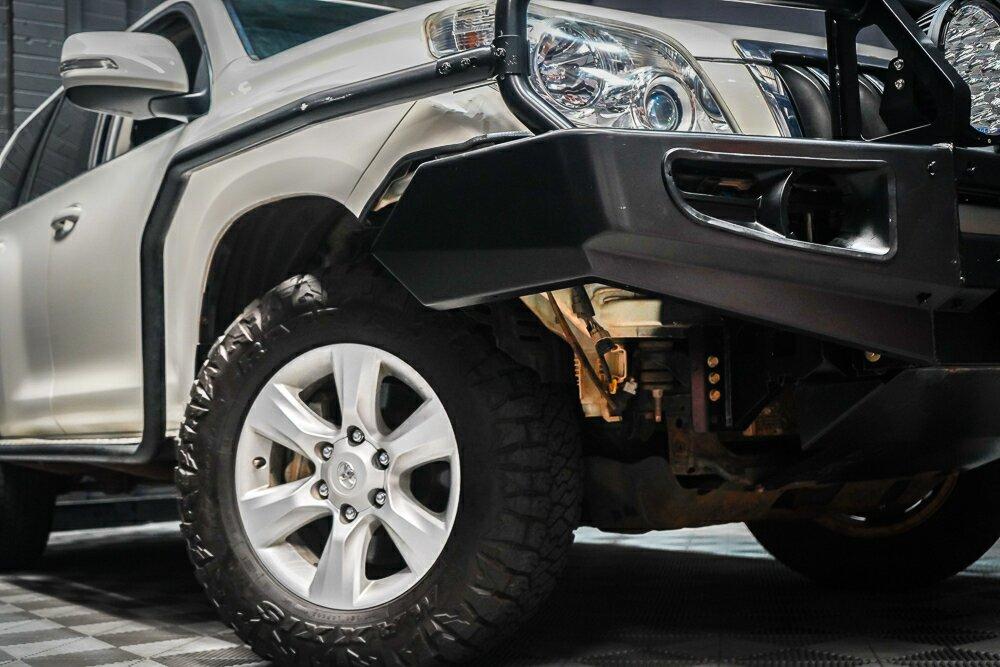 Toyota Landcruiser Prado image 2