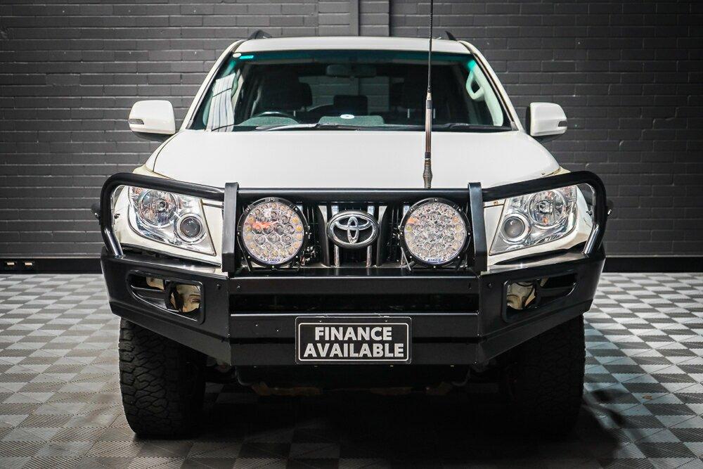 Toyota Landcruiser Prado image 3