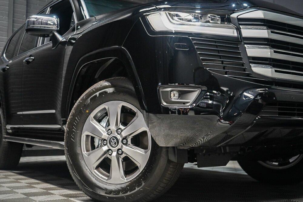 Toyota Landcruiser image 2