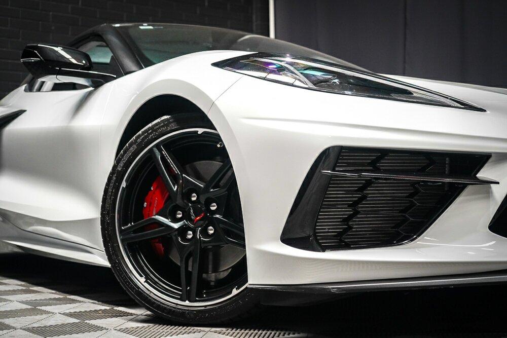Chevrolet Corvette image 2