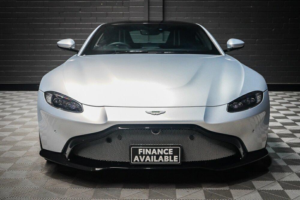 Aston Martin Vantage image 3