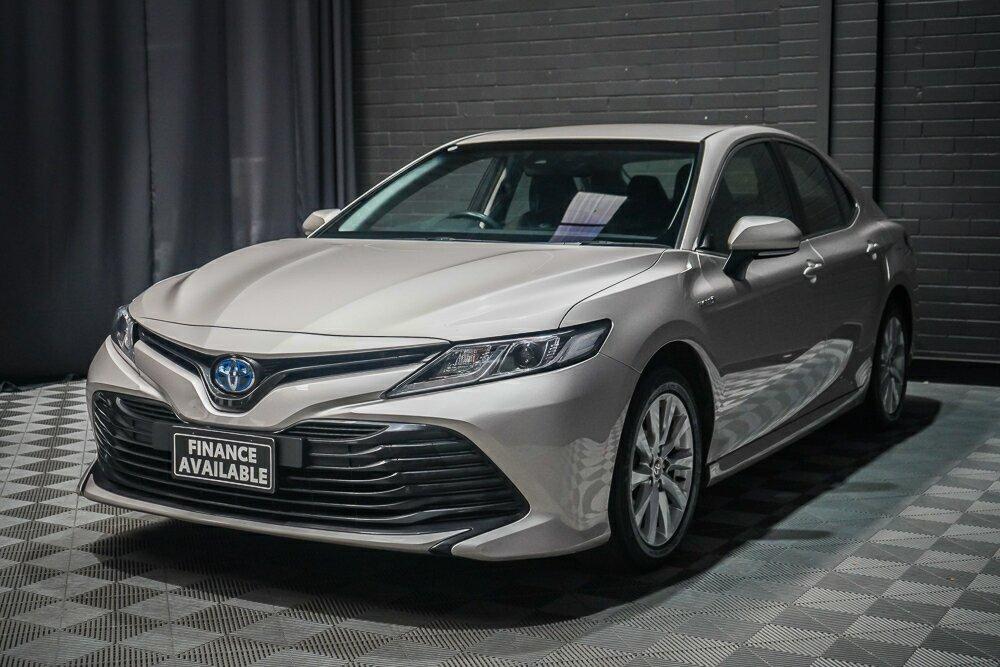 Toyota Camry image 4
