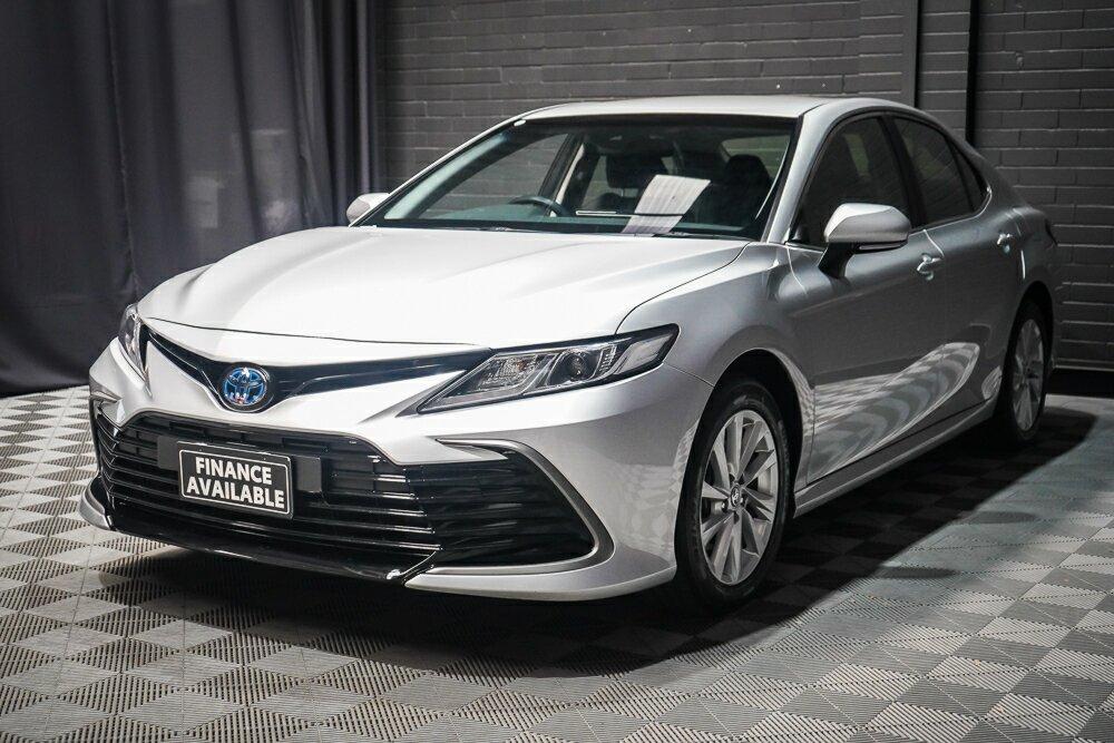 Toyota Camry image 4