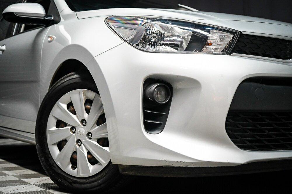 Kia Rio image 2