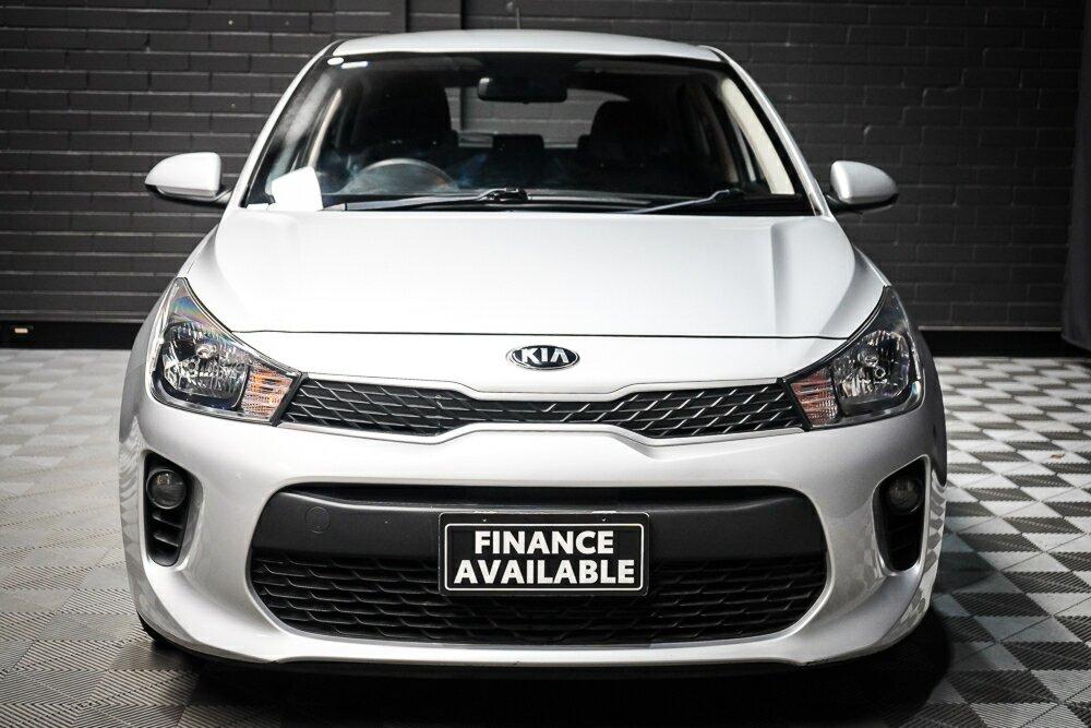 Kia Rio image 3