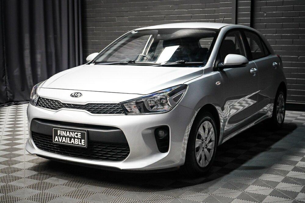 Kia Rio image 4