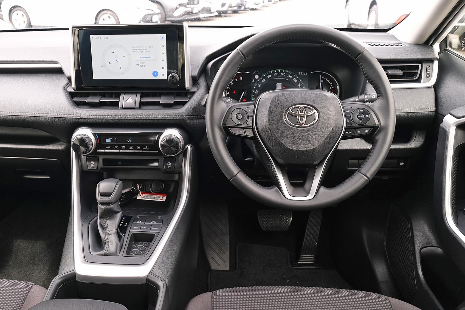 Toyota Rav4 image 2