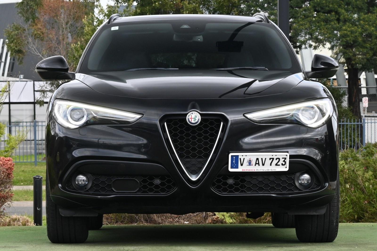 Alfa Romeo Stelvio image 2