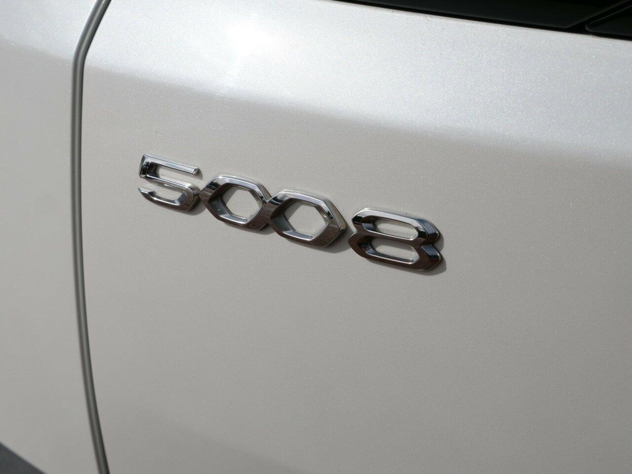 Peugeot 5008 image 3