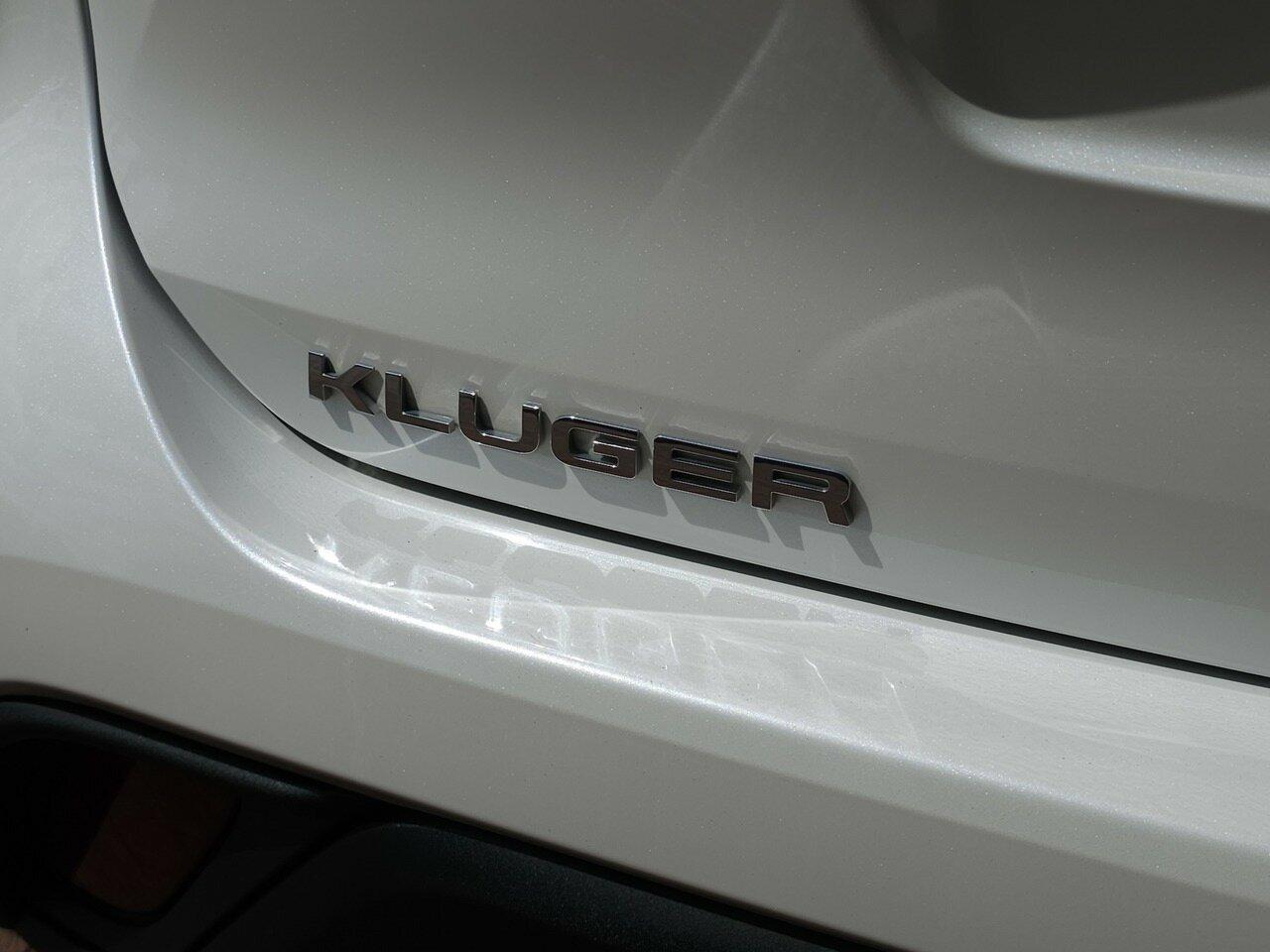 Toyota Kluger image 3