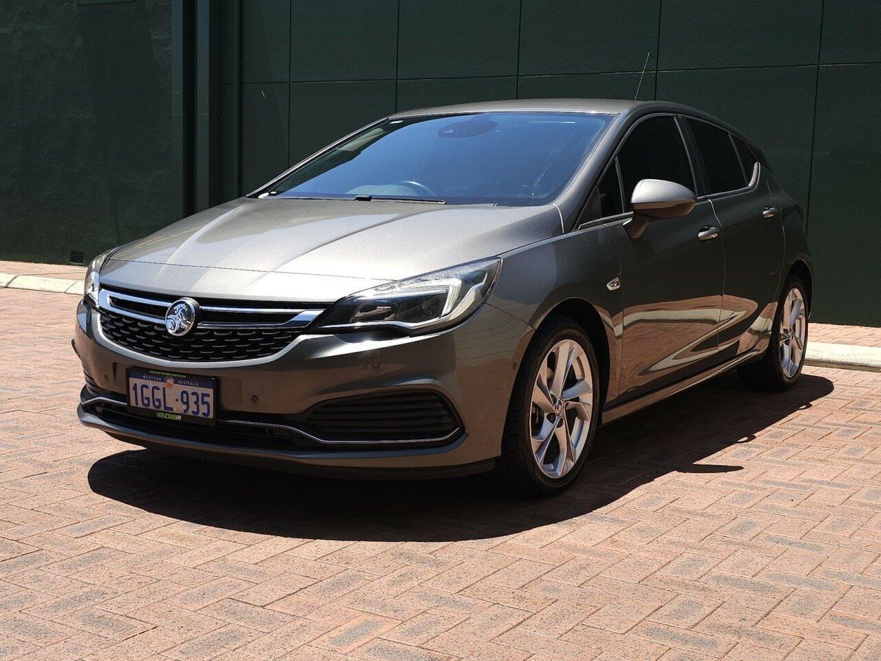 Holden Astra image 4