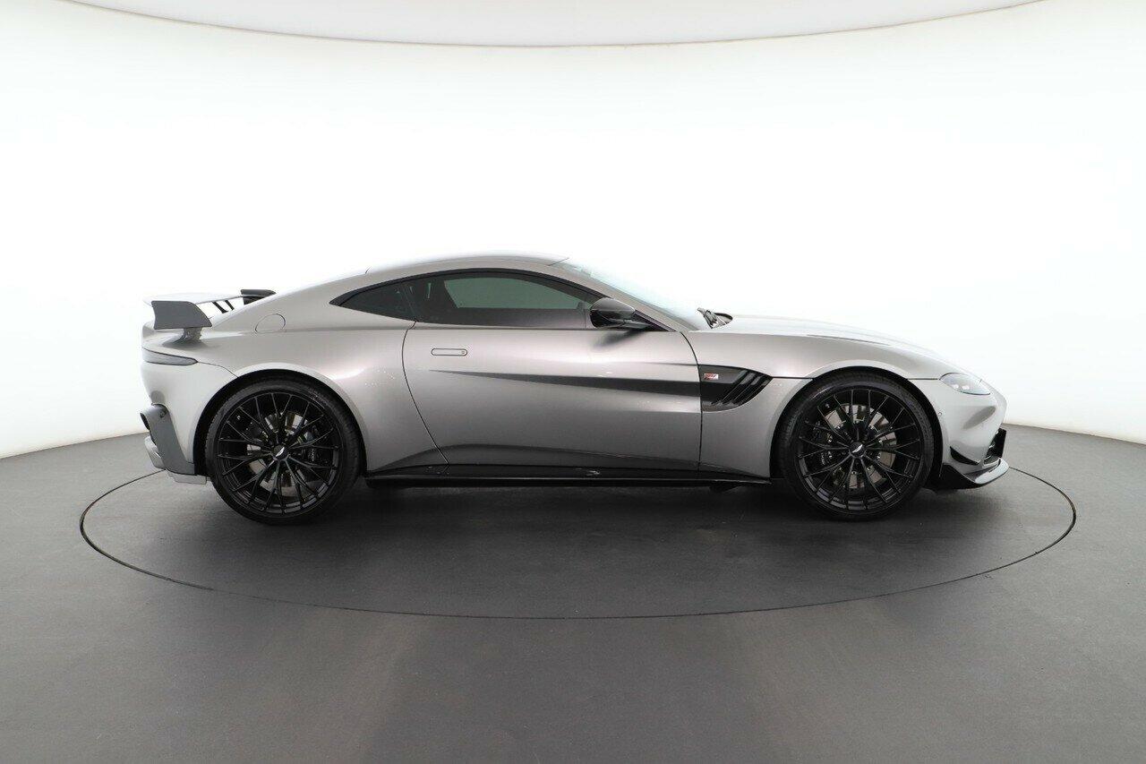Aston Martin Vantage image 2
