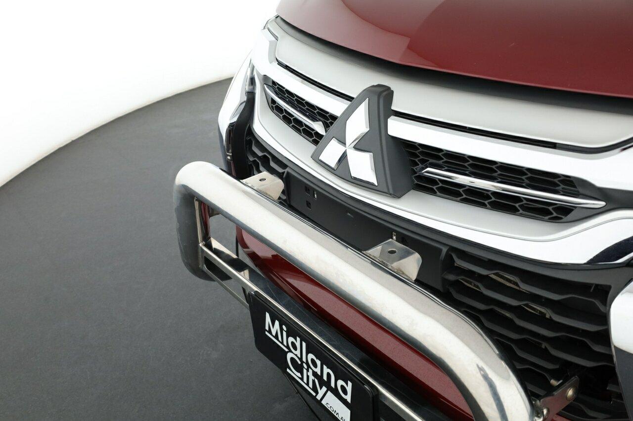 Mitsubishi Pajero Sport image 4