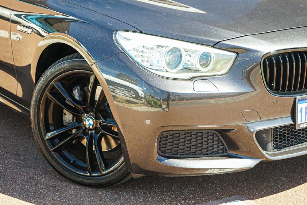 BMW 5 Series image 2