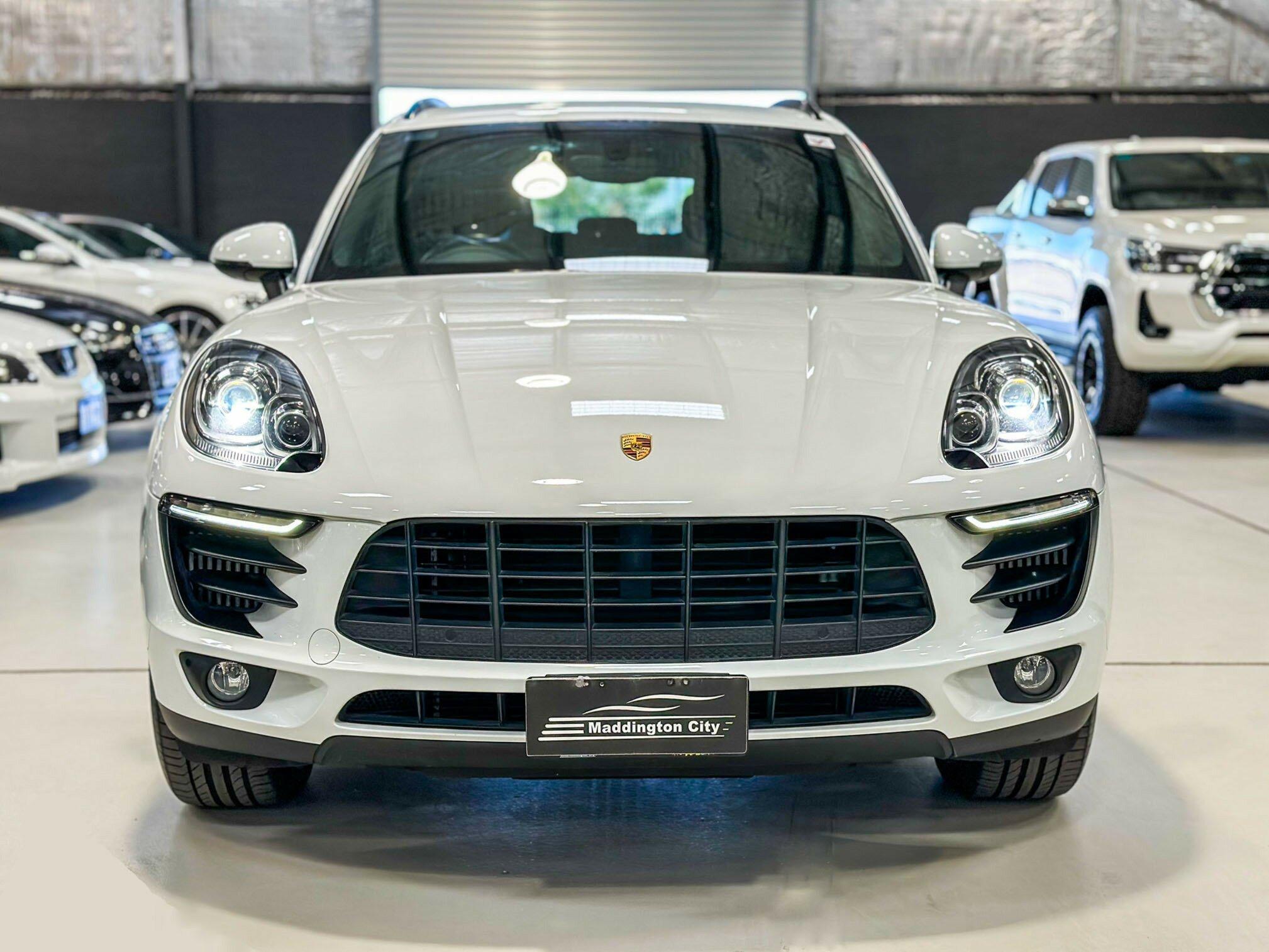Porsche Macan image 2