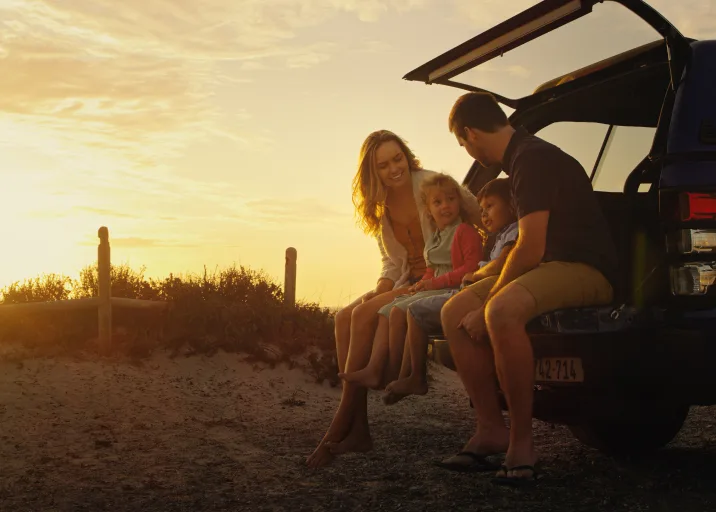 Family Sunset 2023 02 13 000447 kkhb